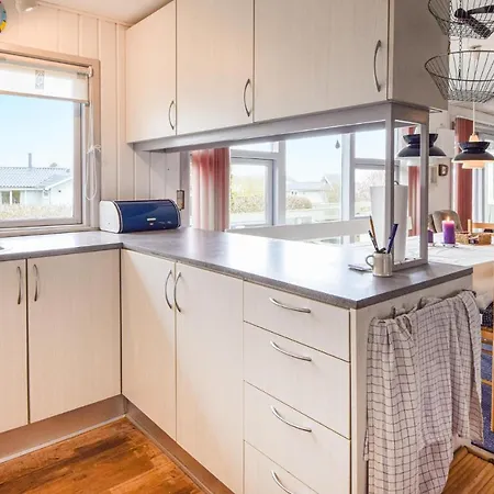 بيت للعطل 4 Bedroom Cozy In *