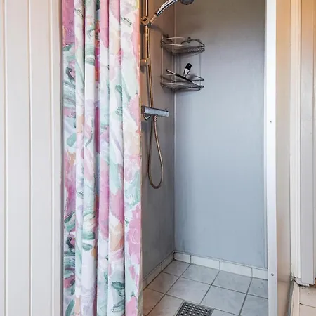 بيت للعطل 4 Bedroom Cozy In بوجنسي